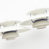Para białych lamp PH5, P. Henningsen dla Louis Poulsen, lata 80’te