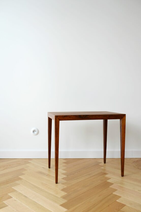Minimalistyczny palisandrowy stolik, Dania lata 60-70'te - obrazek 2