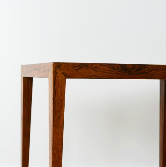 Minimalistyczny palisandrowy stolik, Dania lata 60-70'te